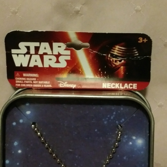 DISNEY Stormtrooper Dog tag Necklace w Box & Case - Picture 2 of 3